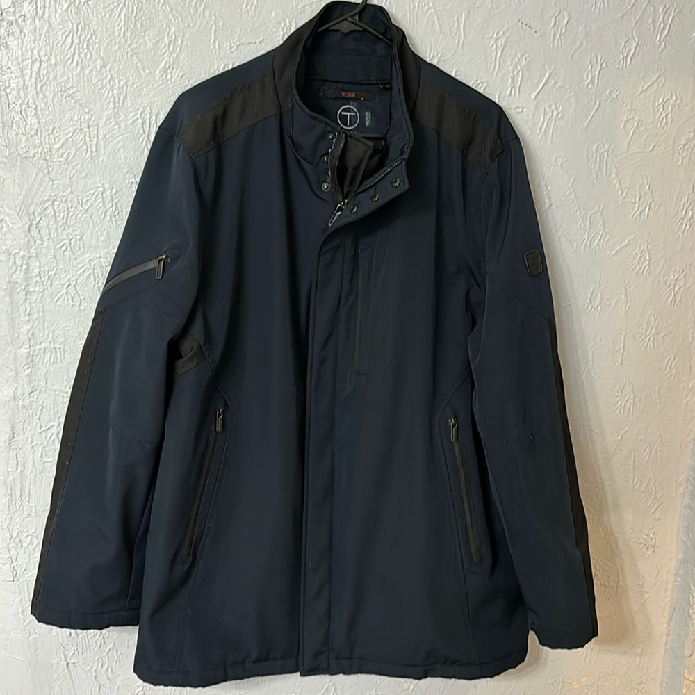 Tumi Men’s Tech Navy Blue & Black Winter Jacket - L
